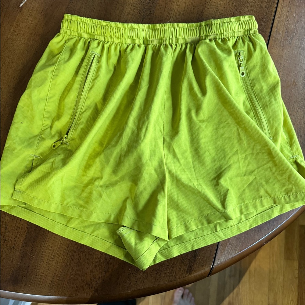 girlfriend collective run shorts xs